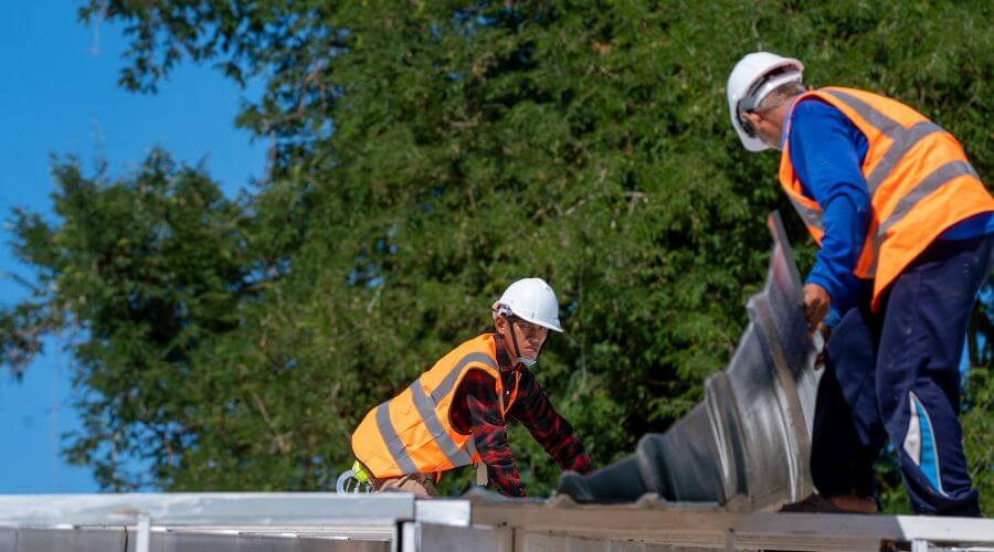 Professional Flat Roofing Installation in Laurel, IA